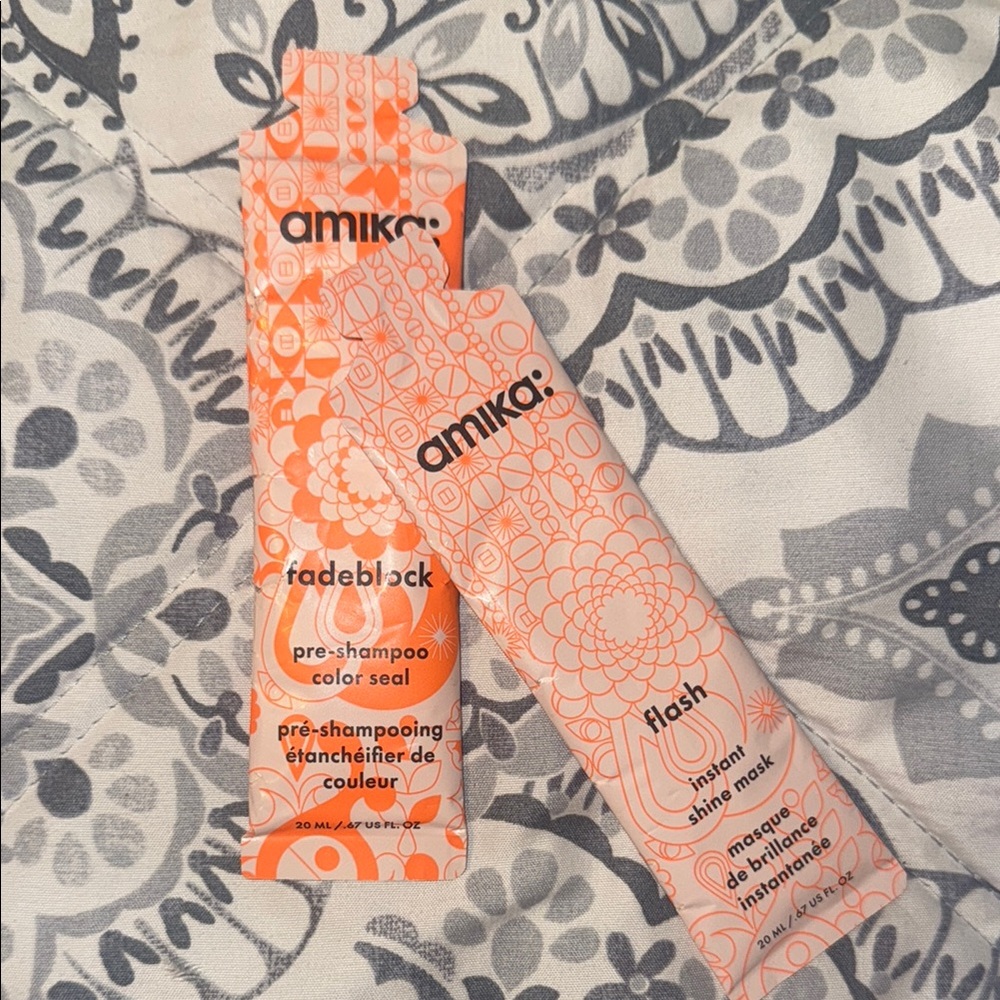 Amika Flash and Fadeblock Duo in Orange and White